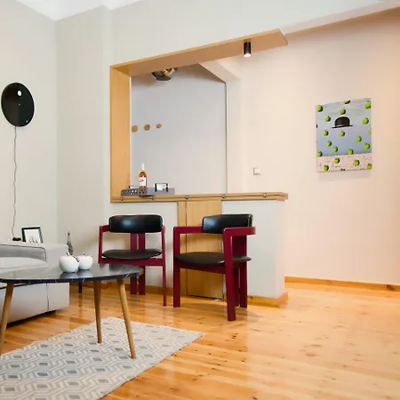 Apartment Travelers *